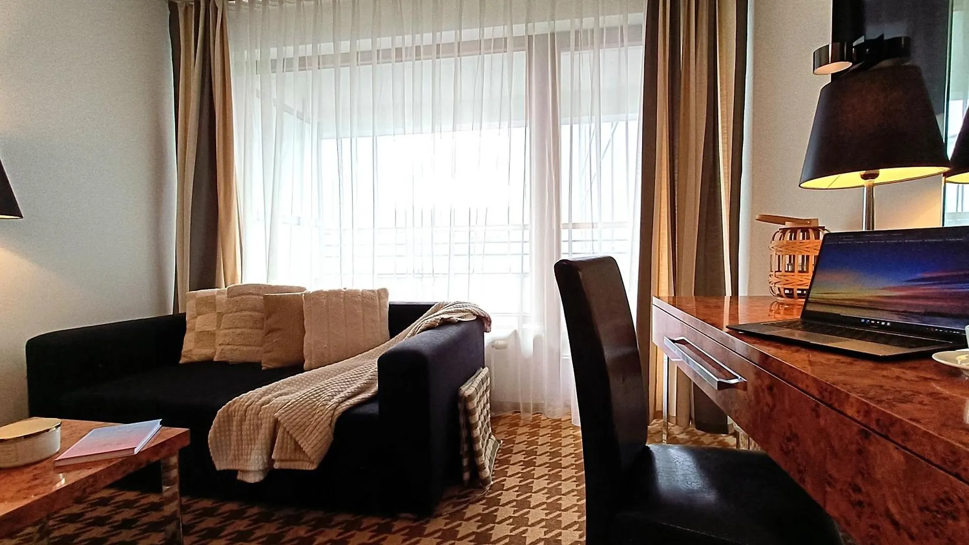 122 W Pieciogwiazdkowym Royal Tulip Sand 200M Plaza Dobruk Apartamenty Romek Kołobrzeg